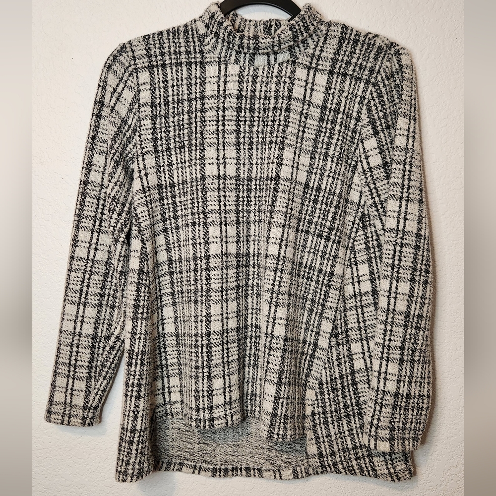 Style & Co Black and White Plaid Turtle Neck‎ Pullover, Size XS